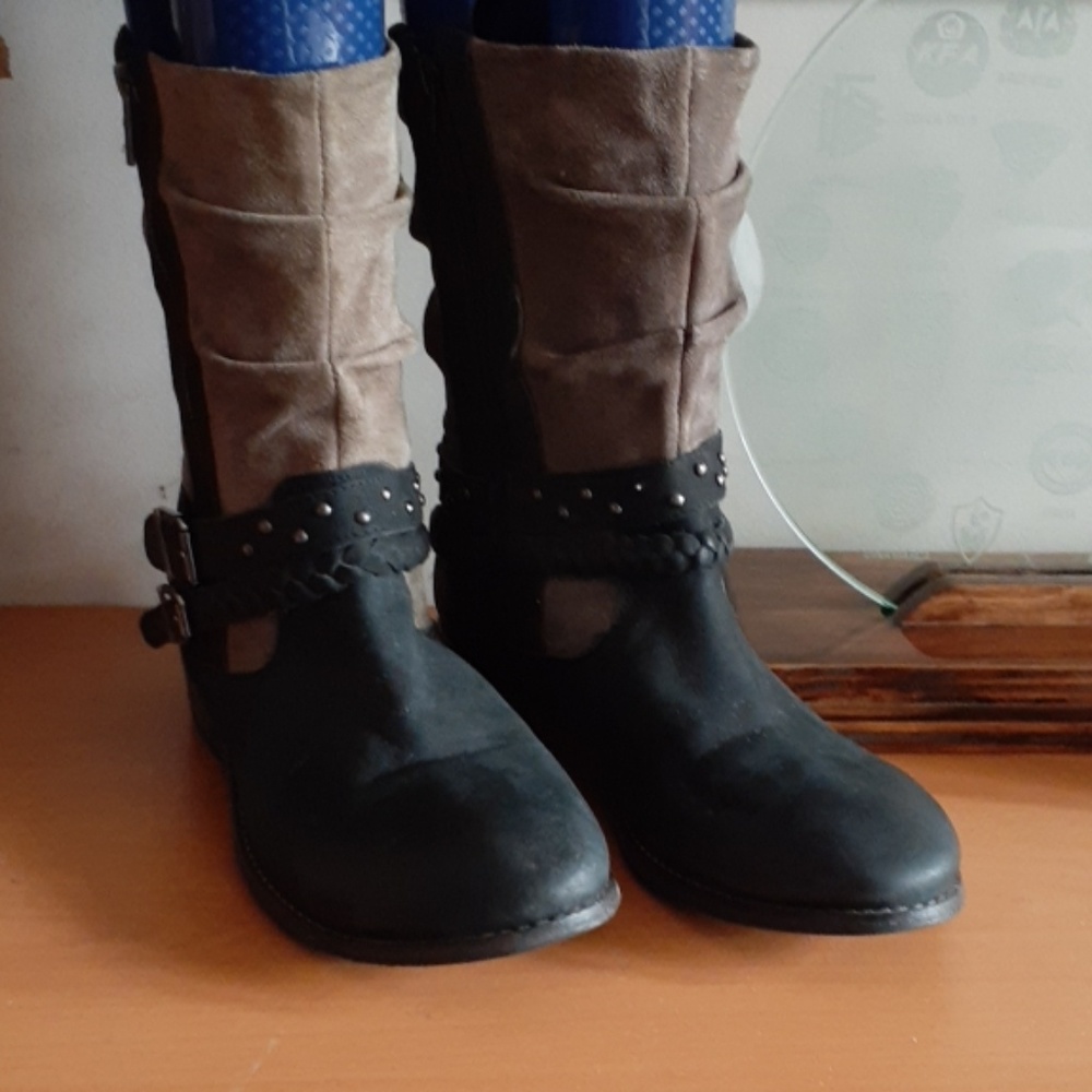 Matisse Outback Brown and Black  leather boots 9.5